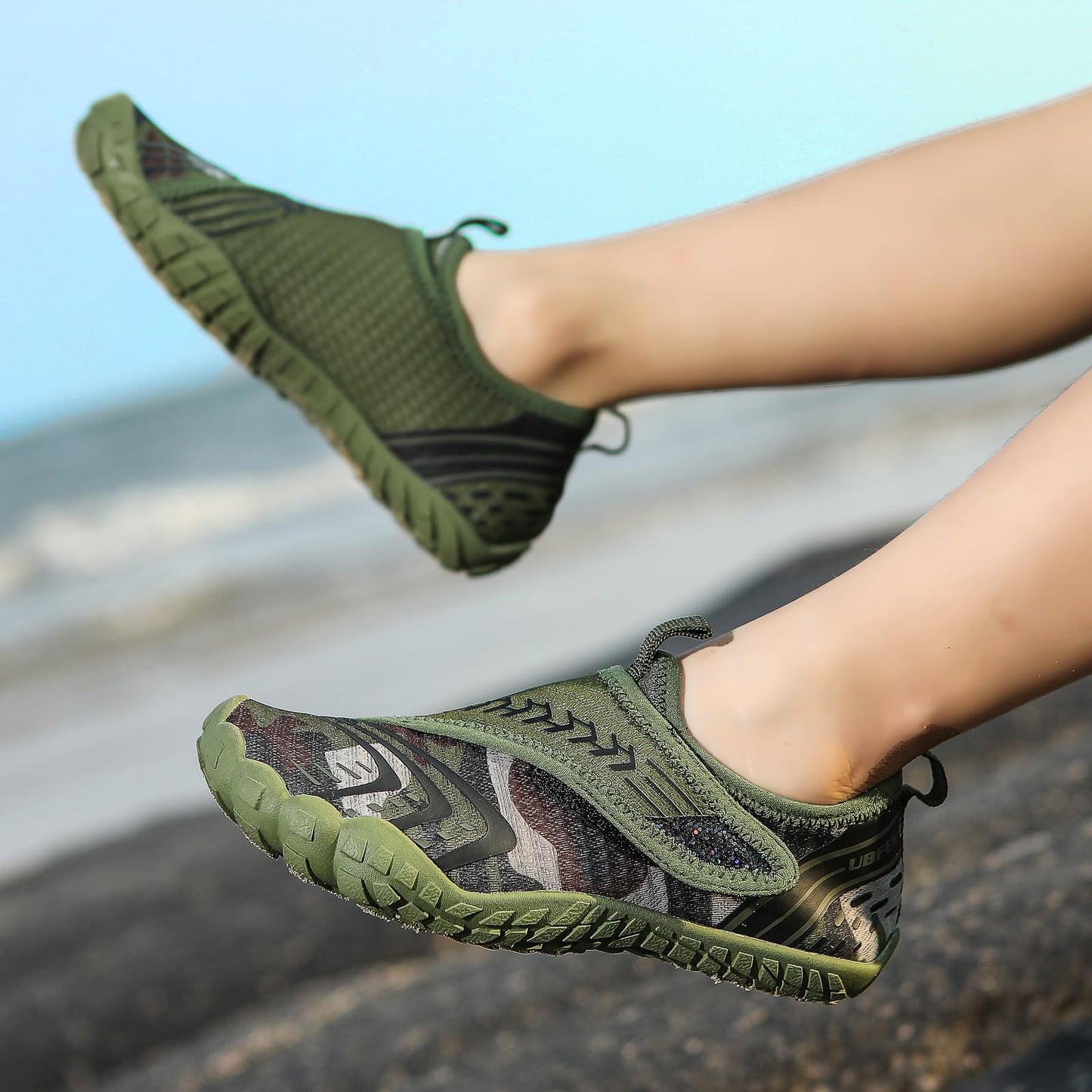 UBFEN Kids Water Shoes Aqua Socks for Boys Girls Barefoot Beach Pool Sports Quick Dry Toddlers Little Big Kid Non-Slip Lightweight Swim Shoes F Khaki 8 Toddler