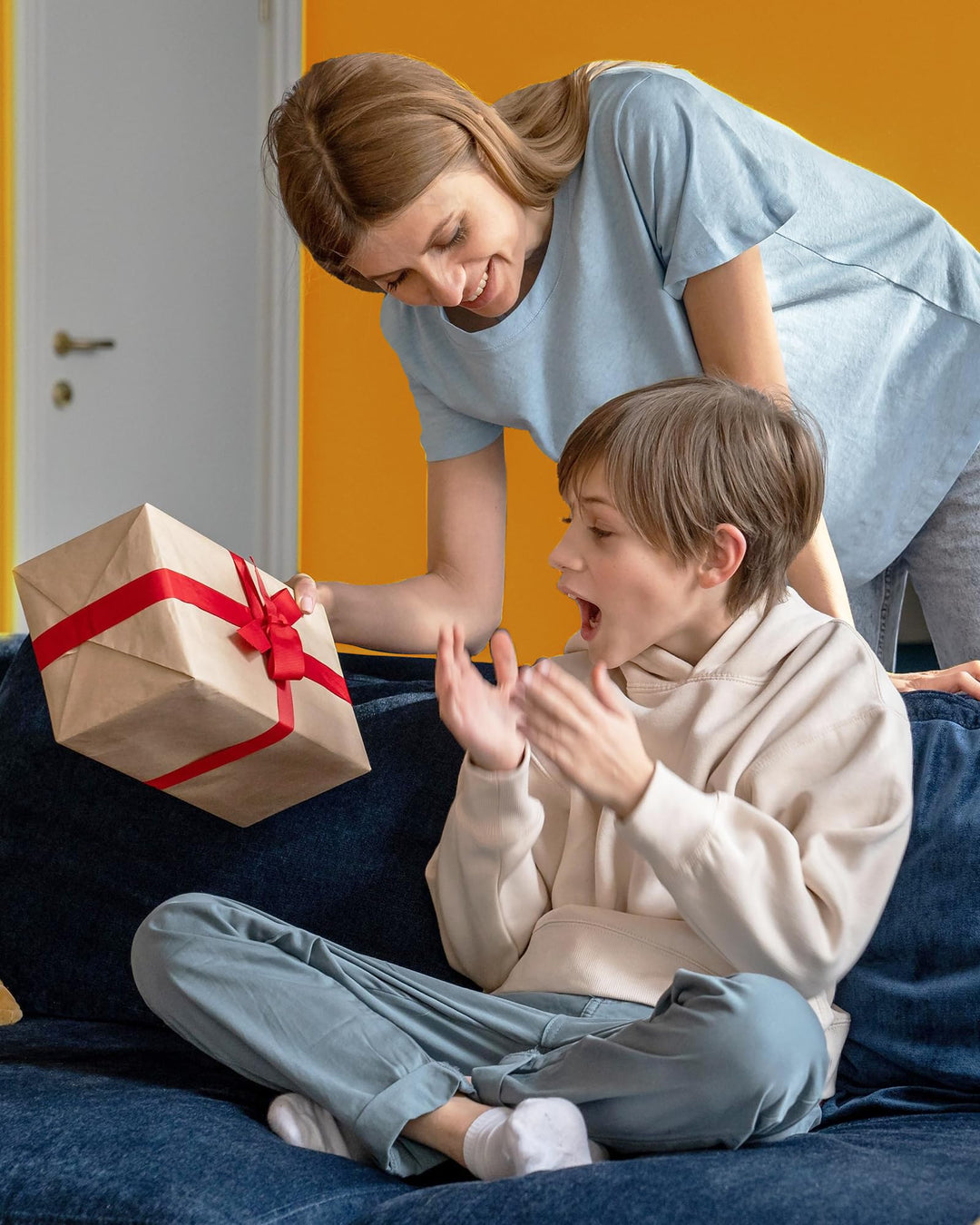 Card Binder 9 Pocket Holder 900 Cards Compatible with Game Cards, 3 Ring Trading Card Binder Album Case Book Storage TCG, CCG, MTG, YuGiOh, Baseball Cards, Gifts For Boys And Girls Ages 6-14