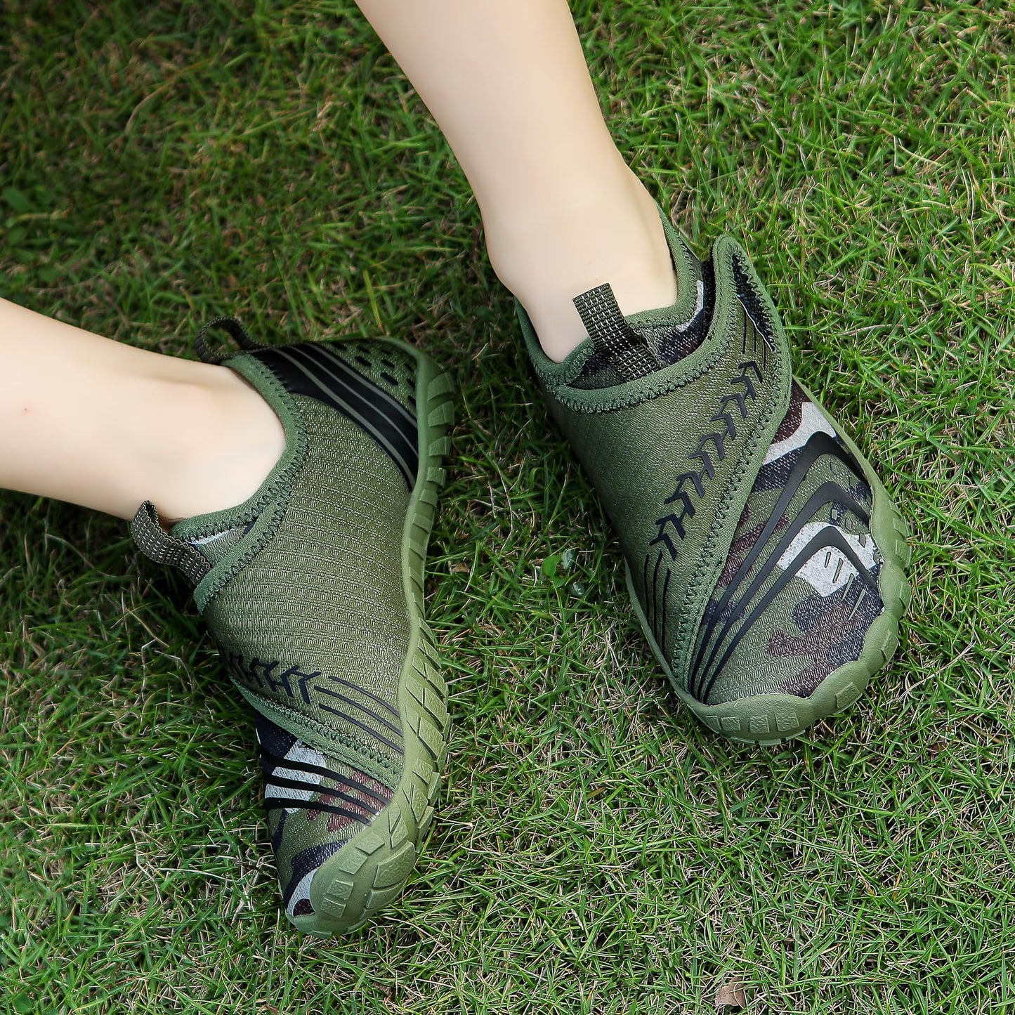 UBFEN Kids Water Shoes Aqua Socks for Boys Girls Barefoot Beach Pool Sports Quick Dry Toddlers Little Big Kid Non-Slip Lightweight Swim Shoes F Khaki 8 Toddler