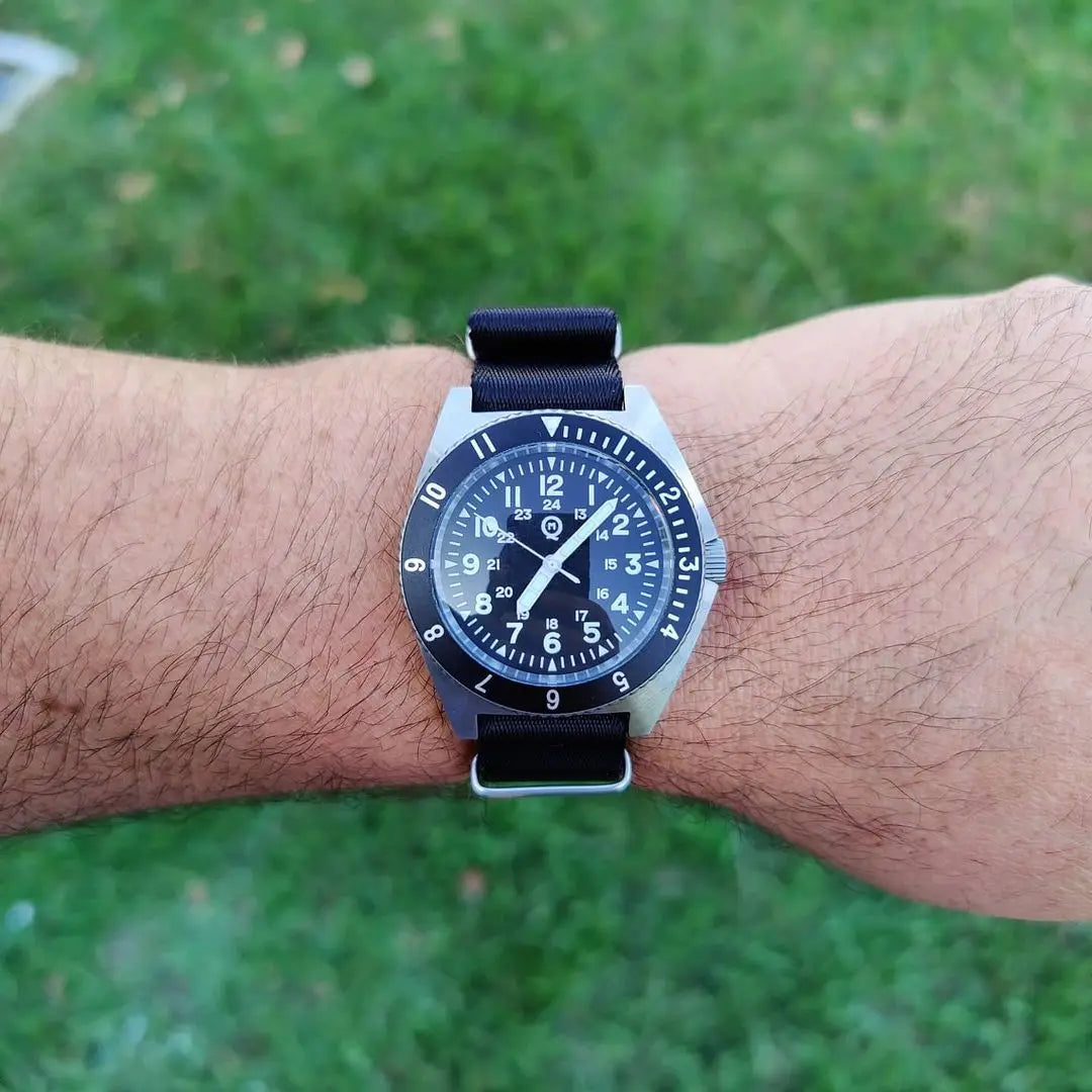 QM "Vietnam" Quartz Wristewatches US Special Forces UDT Military Men's 300M Diver Super Light Japan VH31 Movement SM8019BA
