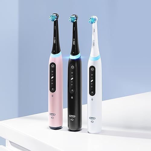 Oral-B iO Series 5 Ultimate White Rechargeable Electric Toothbrush with Visible Pressure Sensor, 2 Minute Timer, 5 Cleaning Settings, 1 Replacement Toothbrush Heads, and Travel Case, White