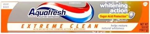 Aquafresh Extreme Clean Whitening Action Fluoride Toothpaste, Mint Blast, 5.6 oz (Pack of 2)