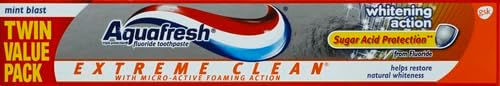 Aquafresh Extreme Clean Whitening Action Fluoride Toothpaste, Mint Blast, 5.6 oz (Pack of 2)