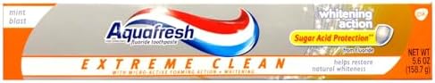 Aquafresh Extreme Clean Whitening Action Fluoride Toothpaste, Mint Blast, 5.6 oz (Pack of 2)