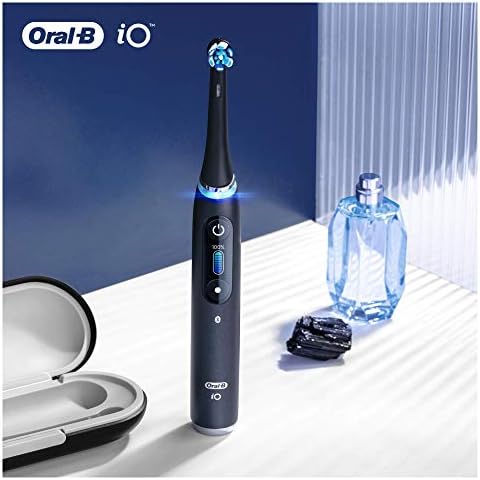 Oral-B iO Ultimate Clean Electric Toothbrush Head, Twisted & Angled Bristles for Deeper Plaque Removal, Pack of 4, Suitable for Mailbox, Black