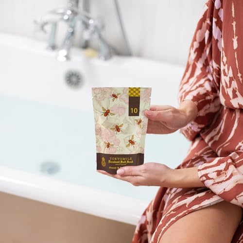 TokyoMilk Honey & The Moon Salt Soak, 10oz., 283 g – Honey, Sugared Violet, Jasmine, Sandalwood – Bathtub Accessories, Bath Salts for Women, Bath Products, Scented Luxury Bath Salts
