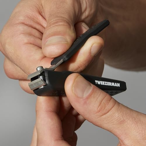 Tweezerman Men's Precision Grip Toenail Clipper, Black