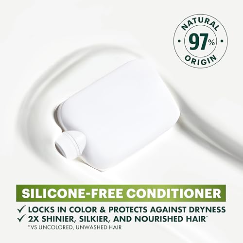 Garnier Hair Color Nutrisse Ultra Coverage Nourishing Creme, 200 Deep Soft Black (Black Sesame) Permanent Hair Dye, 3 Count (Packaging May Vary)