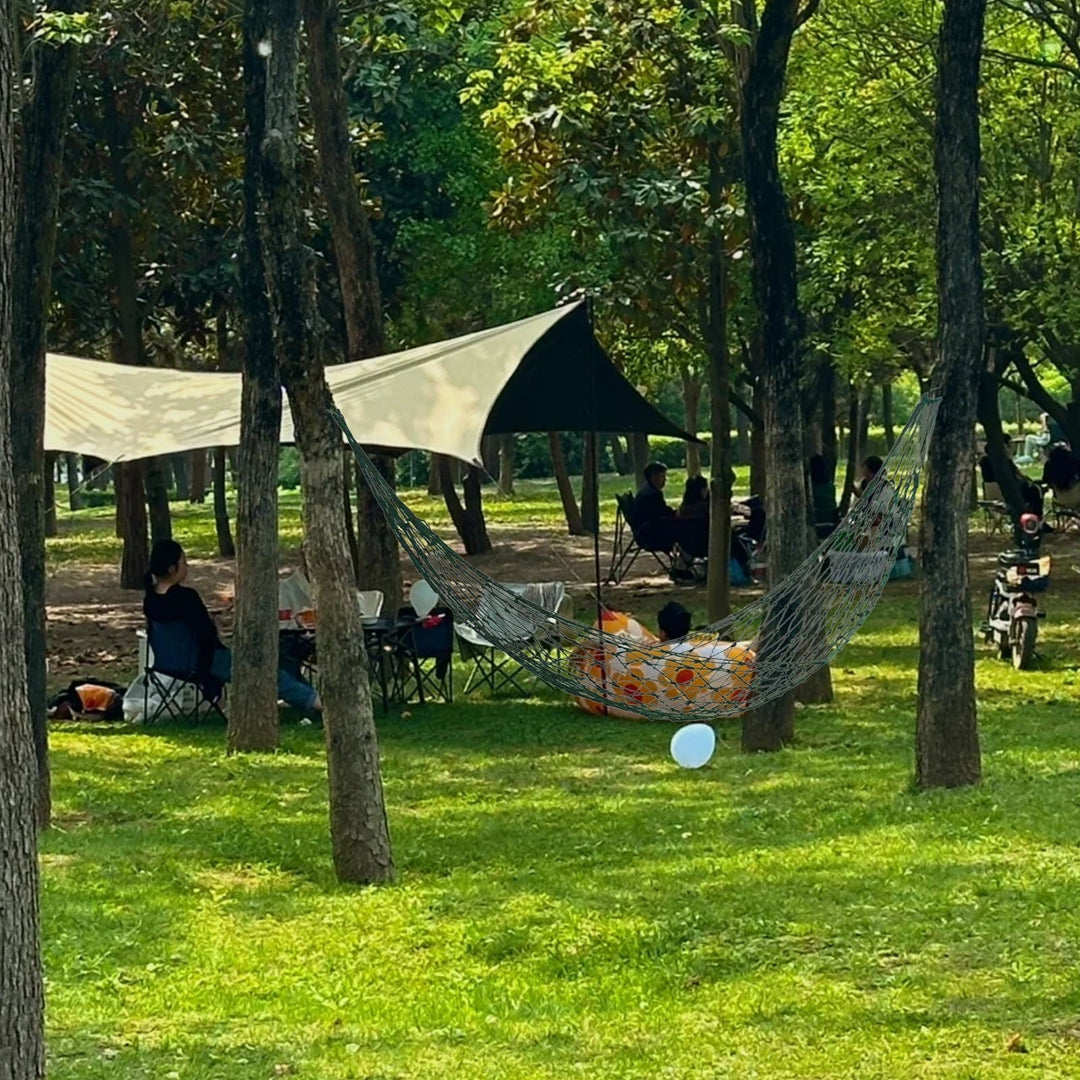 Travel Hammock, Portable Outdoor Hammock for Camping and Hiking, Durable Nylon Sleeping Bed for Garden, Beach, and Backyard Relaxation, Lightweight Easy Setup