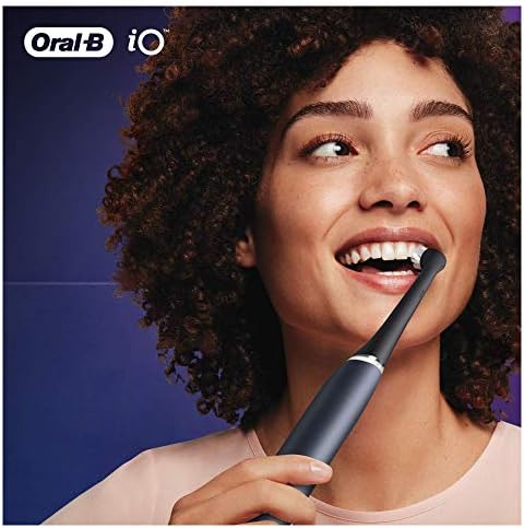 Oral-B iO Ultimate Clean Electric Toothbrush Head, Twisted & Angled Bristles for Deeper Plaque Removal, Pack of 4, Suitable for Mailbox, Black
