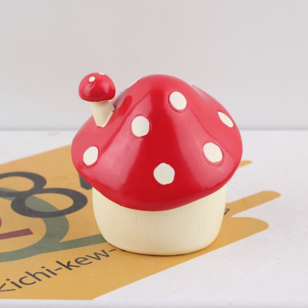 Uanit Pink Mushroom House Resin Ornaments Hamster Jumping Hideout Pet Hamster Decor Pet Enclosure Small Animal Homes and Habitats