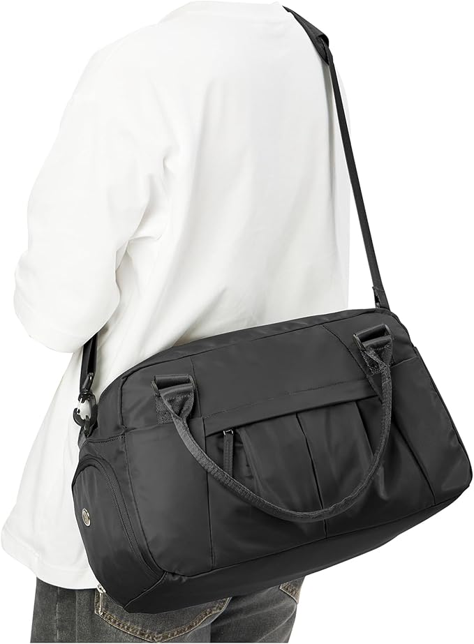 Small Black Gym Duffle Bag for Women Men with Shoe Compartment, Mini Cute Weekender Handbag Carry on Travel Bag for Airplane, Water Resistant Sports Yoga Tote Bag with Dry Wet Separated Pocket.