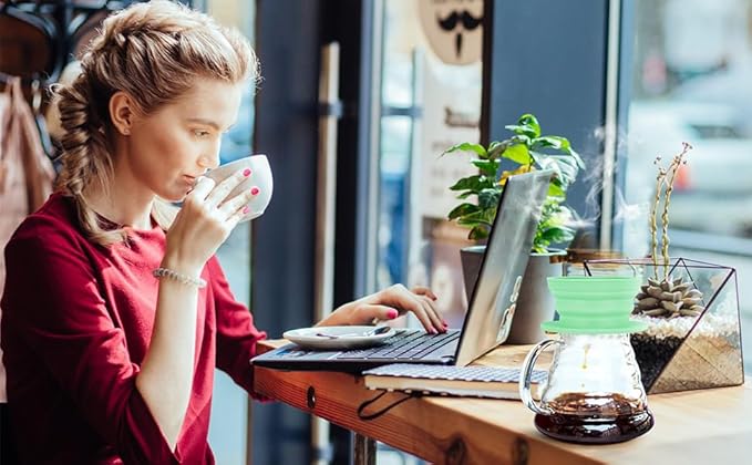 Collapsible Travel Pour Over Coffee Maker Camping, Paperless Silicone Collapsible Pour Over Coffee Dripper with Metal Coffee Filter, Portable Coffee Strainer Pour Over Cup Single Serve (Green)