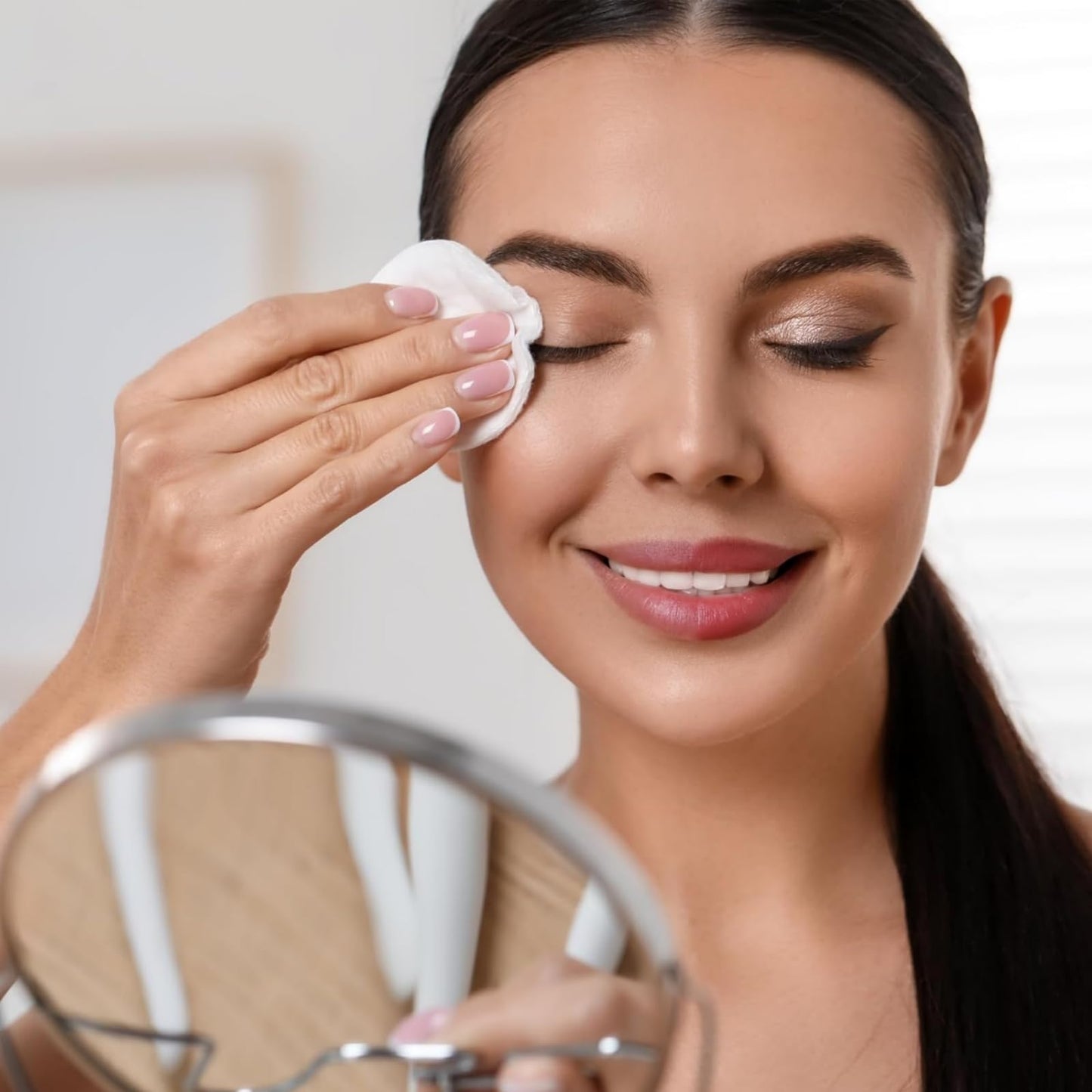 100 Count Cotton Wool Round Pads,Cotton Wool Pads,Makeup Remover Pa-Ds,Cot-Ton Rounds,Disposable,Soft&Gentle Absorbent Cosmetic Pa-Ds For Face Nails Makeup Removal&Skincare Manicure,For Sensitive Skin