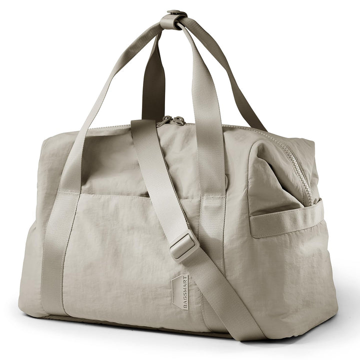 BAGSMART Gym Bag for Women, Carry on Weekender Overnight Bag, Travel Duffel Bags with Trolley Sleeve, Personal Item Travel Bag Tote Bag Workout Dance Bag, Beige-M