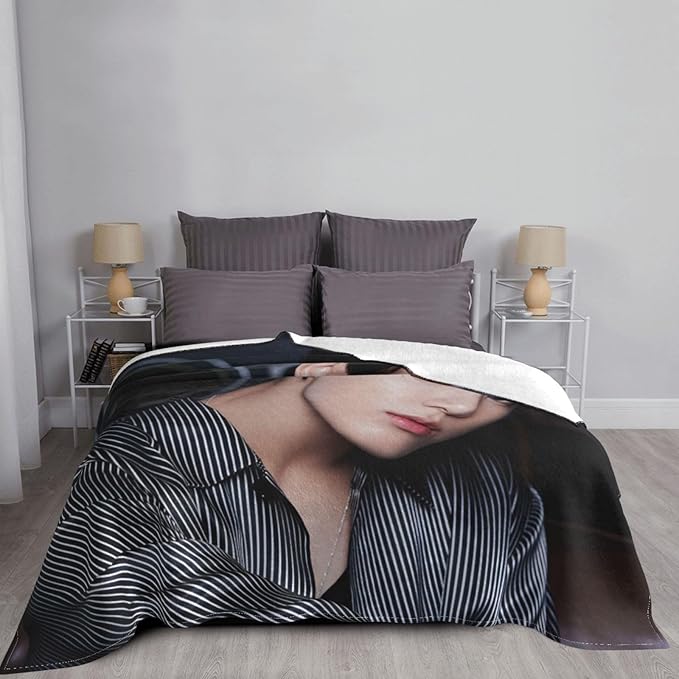 Blanket 40"X50" Soft and Comfortable Warm Fleece Throw Full Picture of Idol Group Blankets Yoga Blankets Beach Blanket Picnic Blankets for Dorm Room Decor Sofa Bed Camping Travel All Season