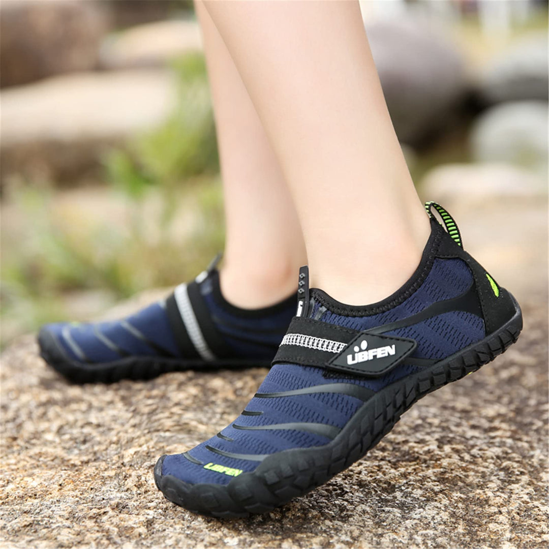 UBFEN Water Shoes for Kids Boys Girls Aqua Socks Barefoot Beach Sports Swim Pool Quick Dry Lightweight Toddler Little Big Kid A Blue White 8 Toddler