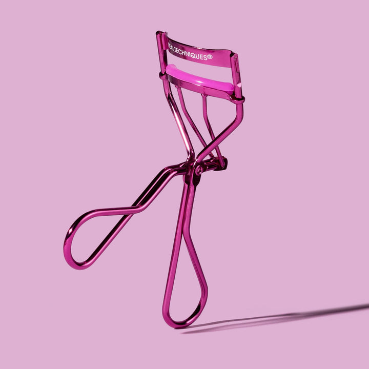 Real Techniques Miracle Eyelash Curler, Gentle Lash Tool for Lifted Lashes, Use with Mascara for Extra Volume, Travel-Size Lash Curler, Comfort Grip & Pinch-Free Design, Pink, Cruelty-Free, 1 Count