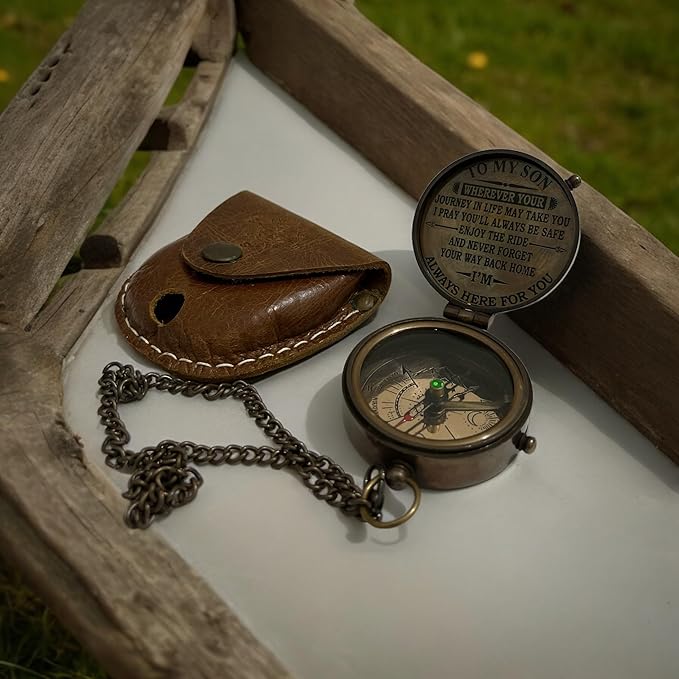 Antique Brass Compass with Detachable Chain & Carrying Case – Vintage Nautical Navigation Tool for Outdoor Hiking, Survival, and Travel – Gift for Collectors and Adventurers
