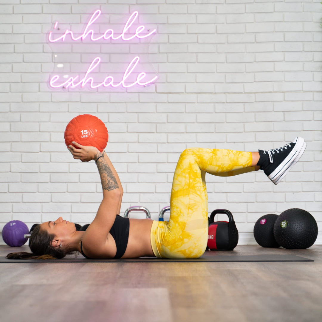 PRISP Weighted Rubber Medicine Ball - Weight Ball for Strength Exercises and Fitness Workouts, 15 lbs