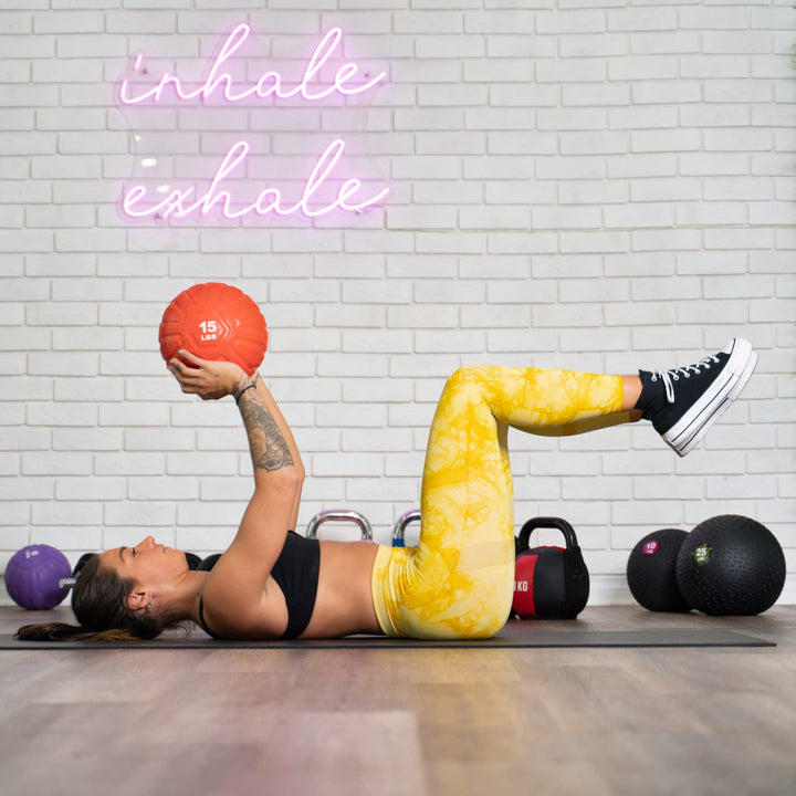 PRISP Weighted Rubber Medicine Ball - Weight Ball for Strength Exercises and Fitness Workouts, 15 lbs