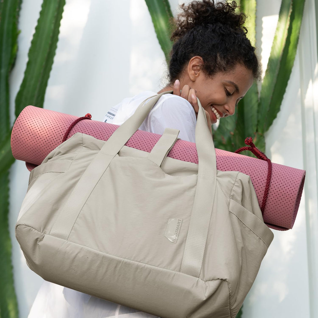 BAGSMART Gym Bag for Women, Carry on Weekender Overnight Bag, Travel Duffel Bags with Trolley Sleeve, Personal Item Travel Bag Tote Bag Workout Dance Bag, Beige-M