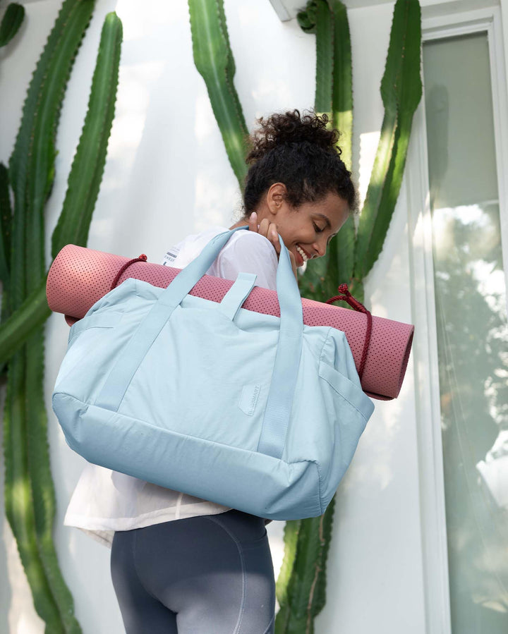 BAGSMART BAGSMART Gym Bag for Women, Carry on Weekender Overnight Bag, Travel Duffel Bags, Personal Item Travel Bag Tote Bag Workout Dance Bag, Light Blue-34L