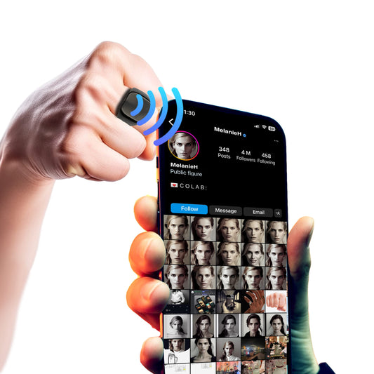 The Electronic Black Square Ring •))) Share any link to any mobile phone with a simple caress !