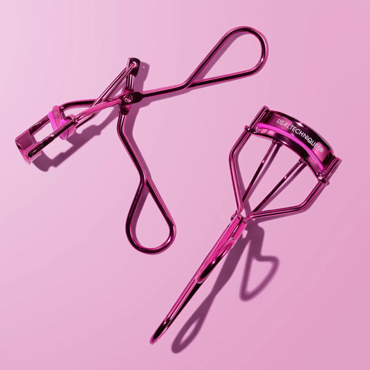 Real Techniques Miracle Eyelash Curler, Gentle Lash Tool for Lifted Lashes, Use with Mascara for Extra Volume, Travel-Size Lash Curler, Comfort Grip & Pinch-Free Design, Pink, Cruelty-Free, 1 Count