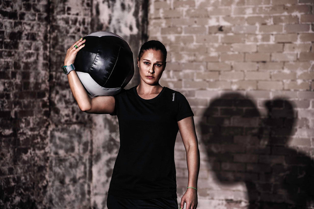 Dynamax DYNAMAAX 16LB Soft-Shell Medicine Ball Black/Blue