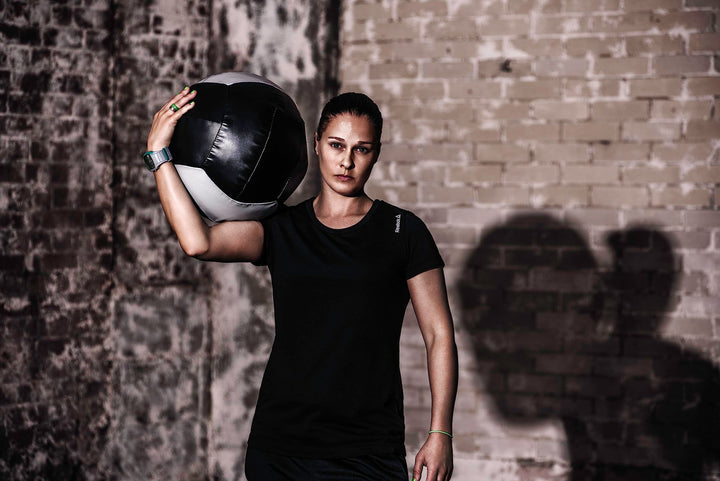 Dynamax DYNAMAAX 16LB Soft-Shell Medicine Ball Black/Blue