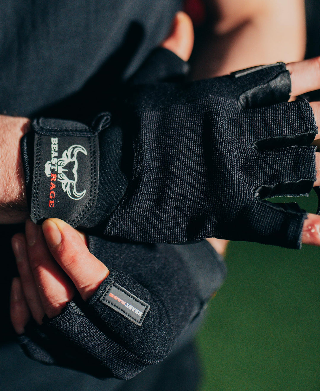 BEAST RAGE Workout Gloves for Men, Durable Palm Grip Gym Gloves Women Half Finger Elasticated Training Weight Lifting Strength Bodybuilding Anti Slip Cycling Gloves Exercise (Full Black, L)