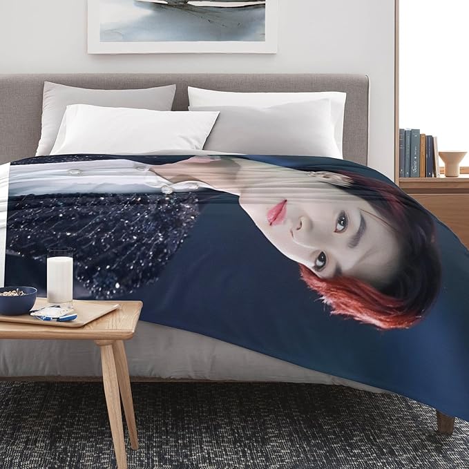 Blanket 40"X50" Soft and Comfortable Warm Fleece Throw Full Picture of Idol Group Blankets