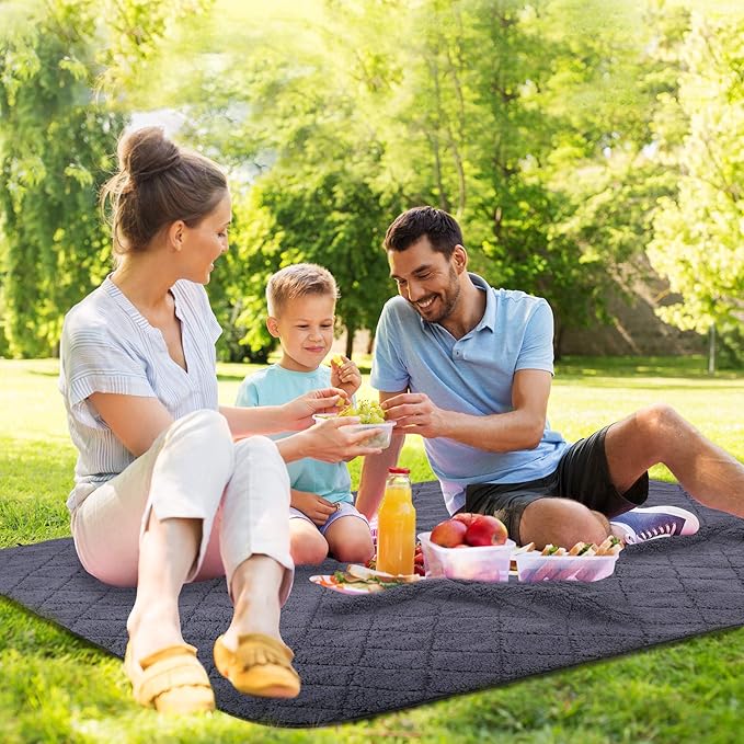 REDCAMP Large Warm Blanket with Sherpa Lining, Cold Weather Outdoor Blanket Windproof for Camping Stadium, Machine Washable 79"x 79"