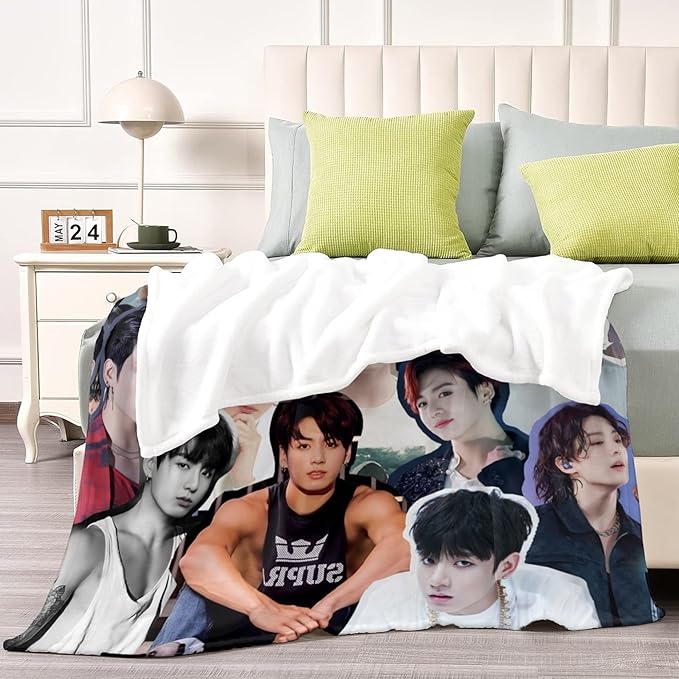 Blanket 40"X50" Soft and Comfortable Warm Fleece Throw Full Picture of Idol Group Blankets