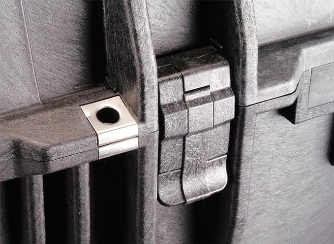 Pelican 1650 Camera Case With Foam, Desert Tan