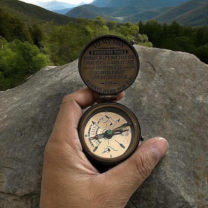 Antique Brass Compass with Detachable Chain & Carrying Case – Vintage Nautical Navigation Tool for Outdoor Hiking, Survival, and Travel – Gift for Collectors and Adventurers