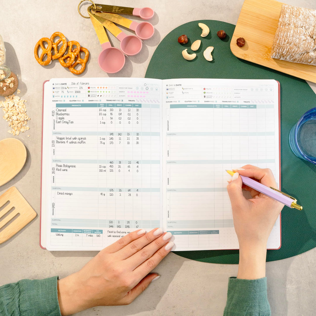 Clever Fox Food Journal Pro – Diet & Wellness Planner for Women & Men – Weight Loss Diary with Calorie Tracker – Food Log for Tracking Meals, Exercise & Weightloss - Undated, 7" x 10" Light Pink