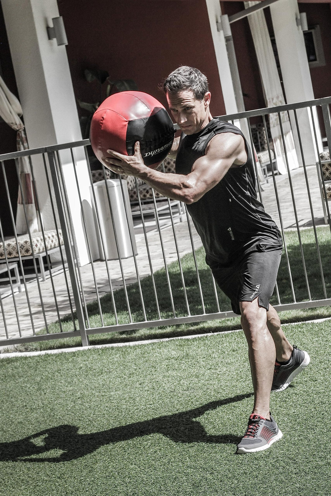 Dynamax 18lb Soft-Shell Medicine Ball Red/Grey