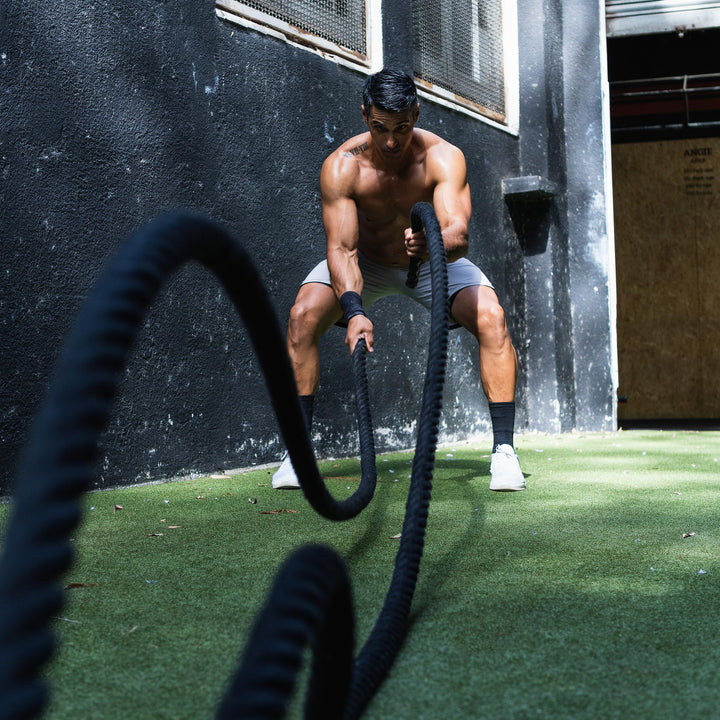 Get Out!™ Workout Fitness Climbing Rope 20’ Foot x 1.5” Inch in Black – Battle Rope for Outdoor and Indoor Gym Exercise