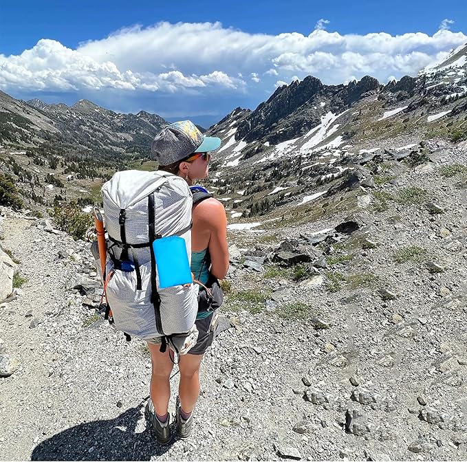 Beach Blanket Sandproof Extra Large Beach Mat Adults Waterproof Quick Drying,Big & Compact Sand Free Mat,Lightweight & Durable with 4 Stakes for Travel Camping Hiking Picnic (Bule-Mixed)