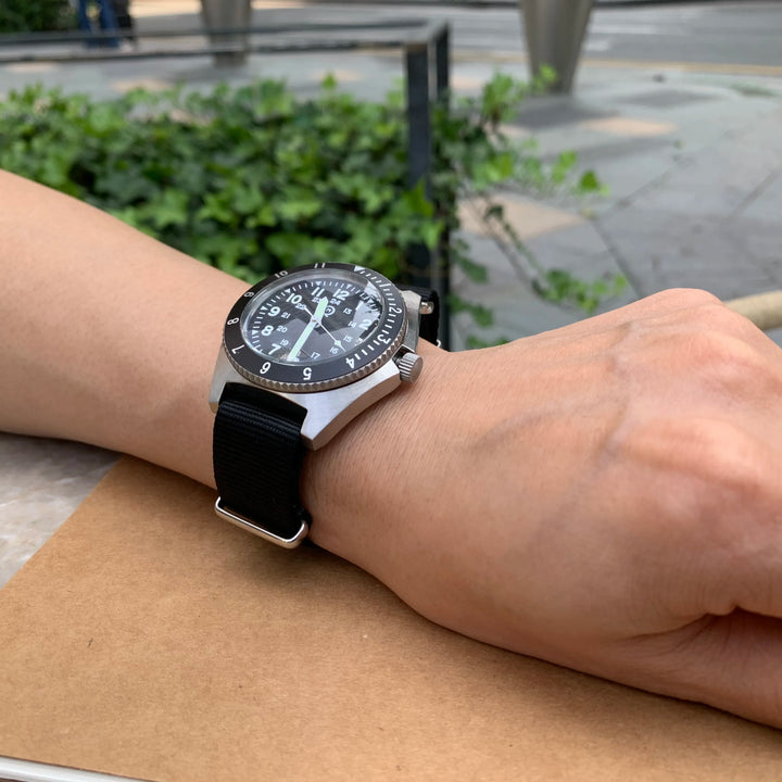 QM "Vietnam" Quartz Wristewatches  US Special Forces UDT Military Men's 300M Diver Super Light Japan VH31 Movement SM8019BA