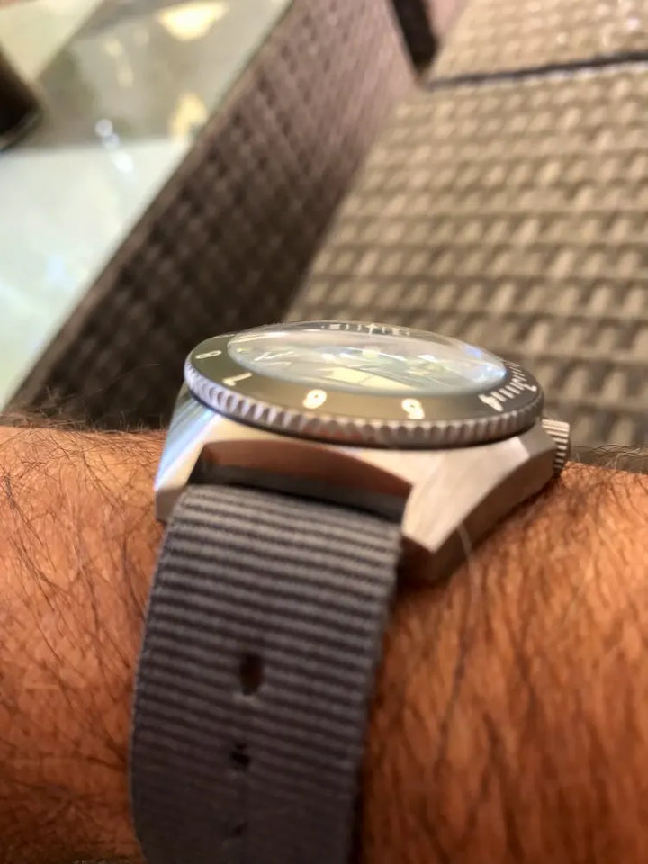 QM "Vietnam" Quartz Wristewatches  US Special Forces UDT Military Men's 300M Diver Super Light Japan VH31 Movement SM8019BA