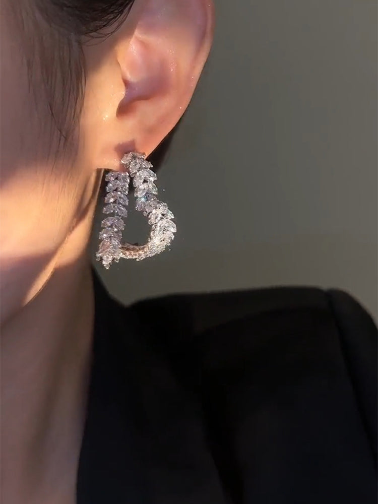 Light Extravagant Love Heart Women's Wheat Minimalist Fancy Earrings