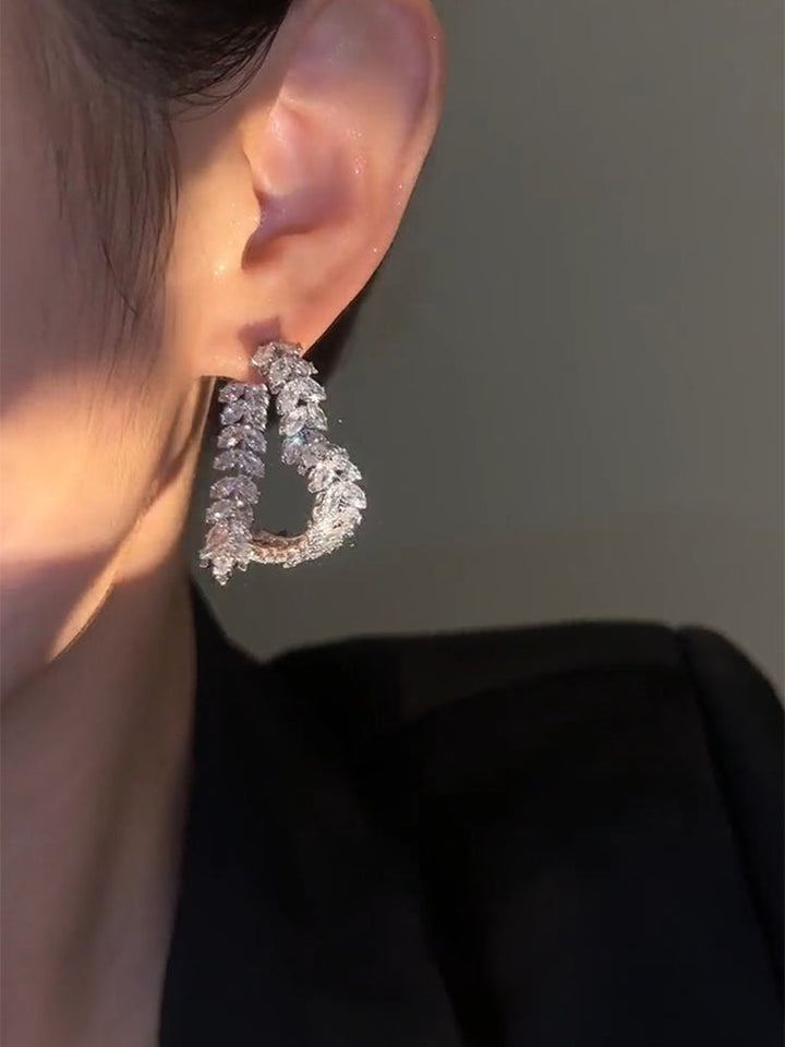 Light Extravagant Love Heart Women's Wheat Minimalist Fancy Earrings