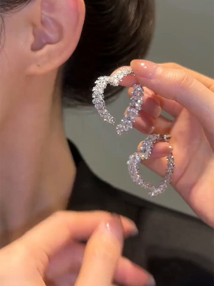 Light Extravagant Love Heart Women's Wheat Minimalist Fancy Earrings