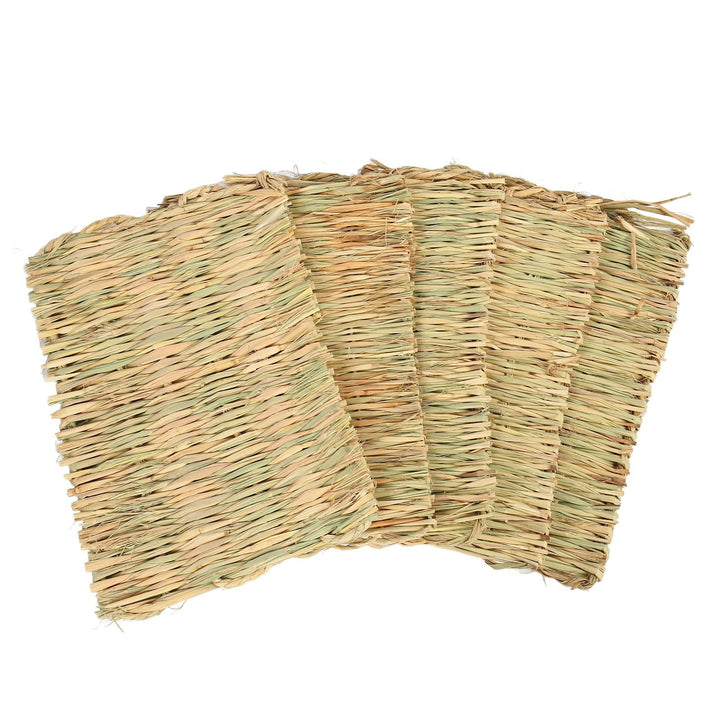 Qalabka Rabbit Grass Mat,4 Season Universal Warm Grass Woven Bed Mat,Nesting and Toys for Rabbit Squirrel,5Pcs