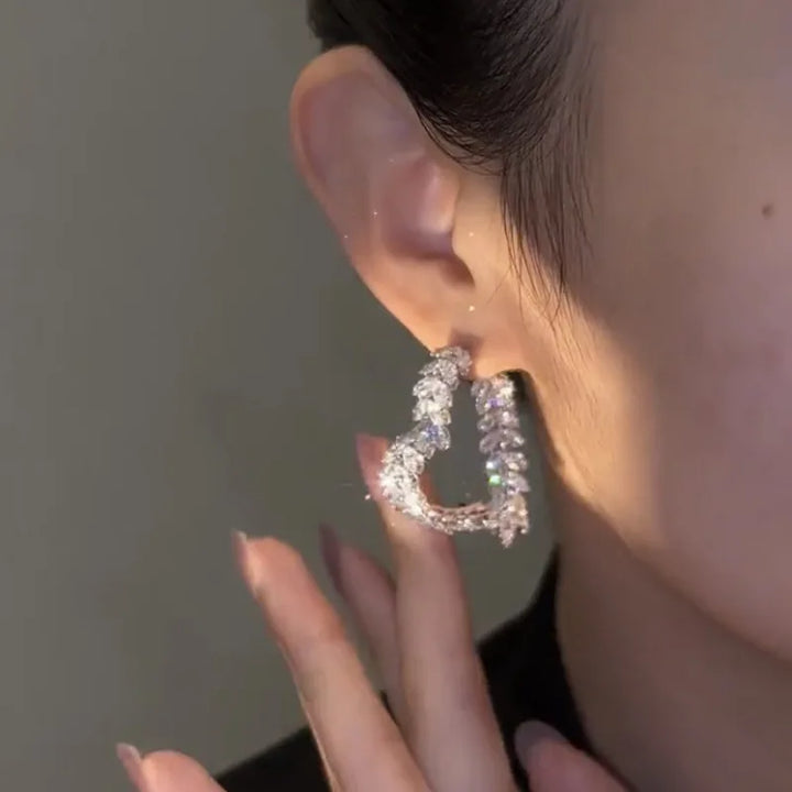 Korean Style Light Luxury Heavy Industry Love Niche Design Full of Zircon Leaves High-end Earrings for Women Jewelry.