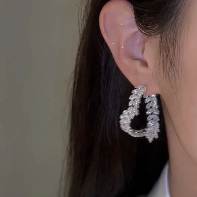 Korean Style Light Luxury Heavy Industry Love Niche Design Full of Zircon Leaves High-end Earrings for Women Jewelry.