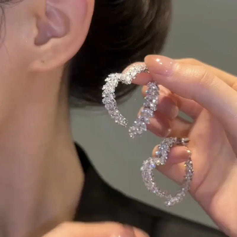 Korean Style Light Luxury Heavy Industry Love Niche Design Full of Zircon Leaves High-end Earrings for Women Jewelry.